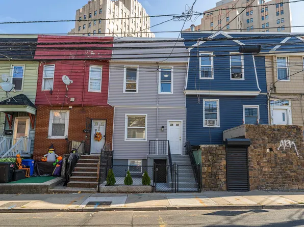 204 Summit Ave, Jersey City, NJ 07304