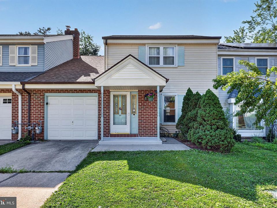 1st image of 325 Carleton Ln
