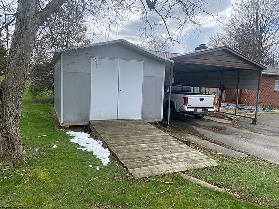 5th image of 111 Ervin Ln