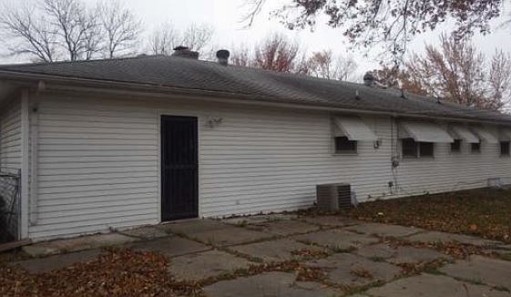 2nd image of 1410 N 64th Dr