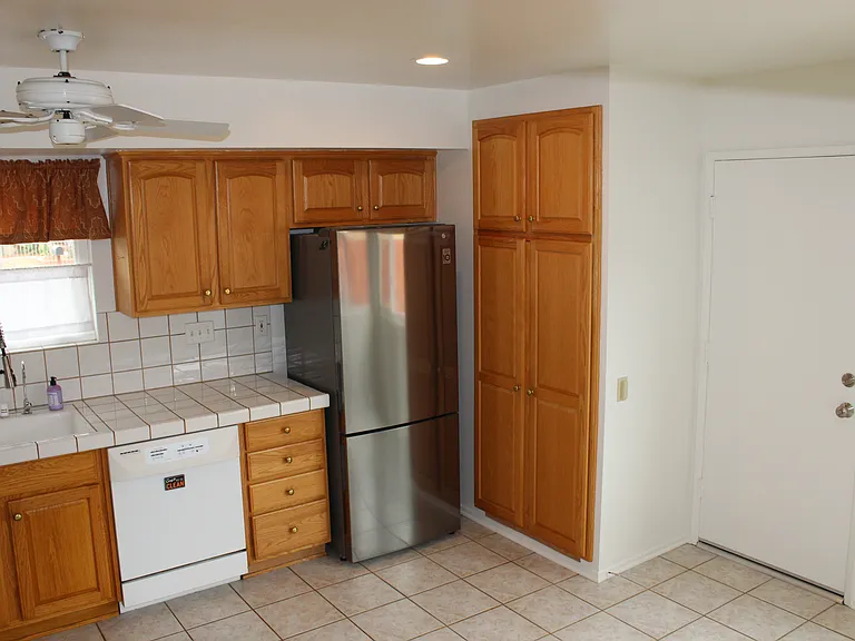 150 Duke Ave — Photo 15