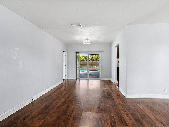 4th image of 3110 NW 39th Street