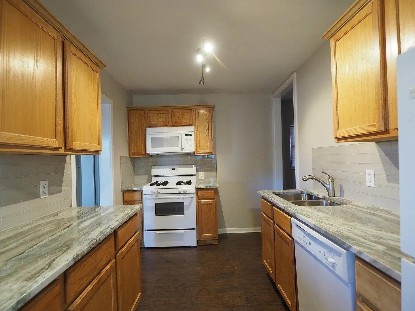 4508 Bennett Avenue — Photo 4