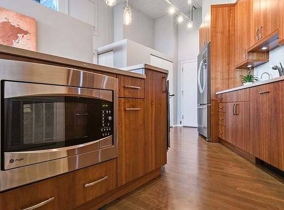4th image of 1801 W Larchmont Ave APT 601