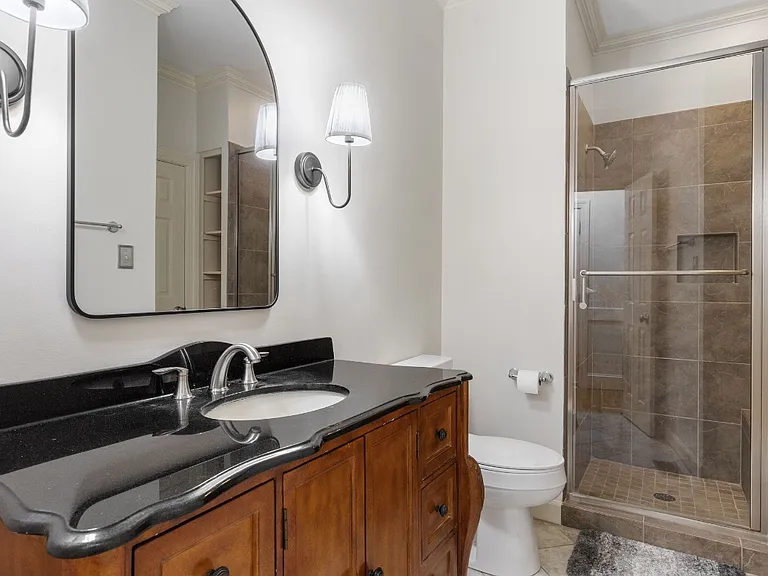 5008 Wood Valley Dr — Photo 13