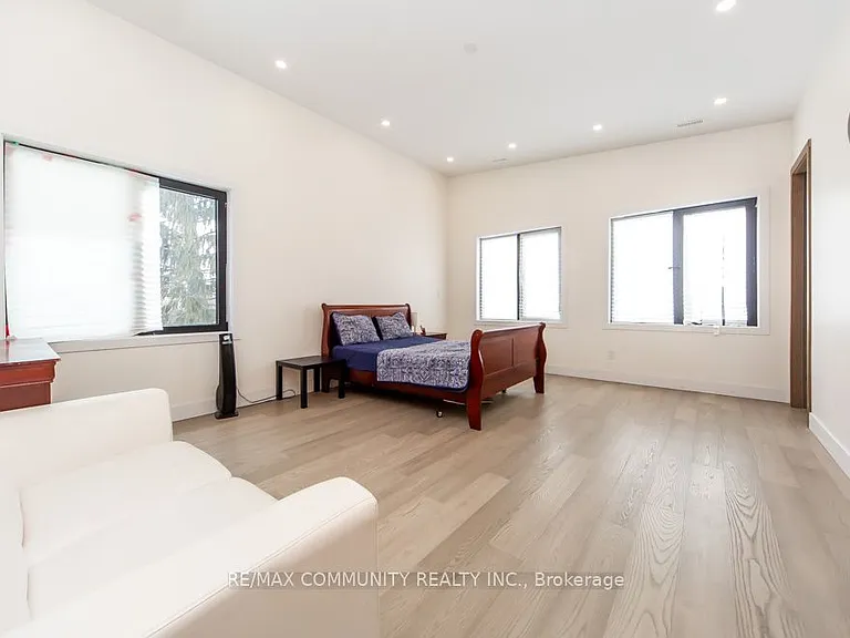 475 Wilson Rd N — Photo 27