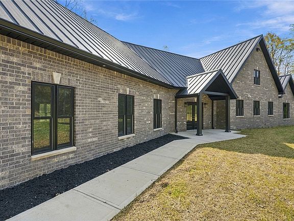 2nd image of 7995 New Paris Gettysburg Rd