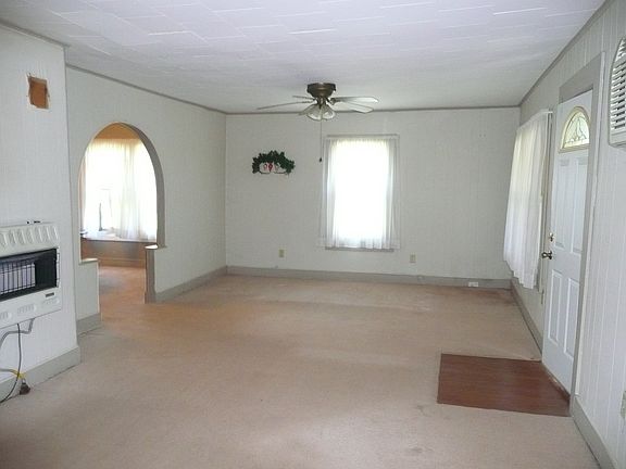 3rd image of 204 Imogene St