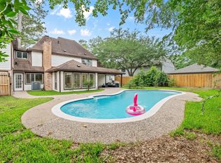 5502 Graystone Ln, Houston, TX 77069