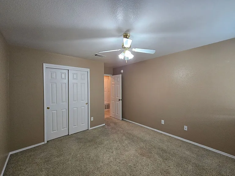 5812 Durango Dr — Photo 18