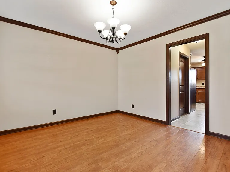 1240 Chinook Cir — Photo 4