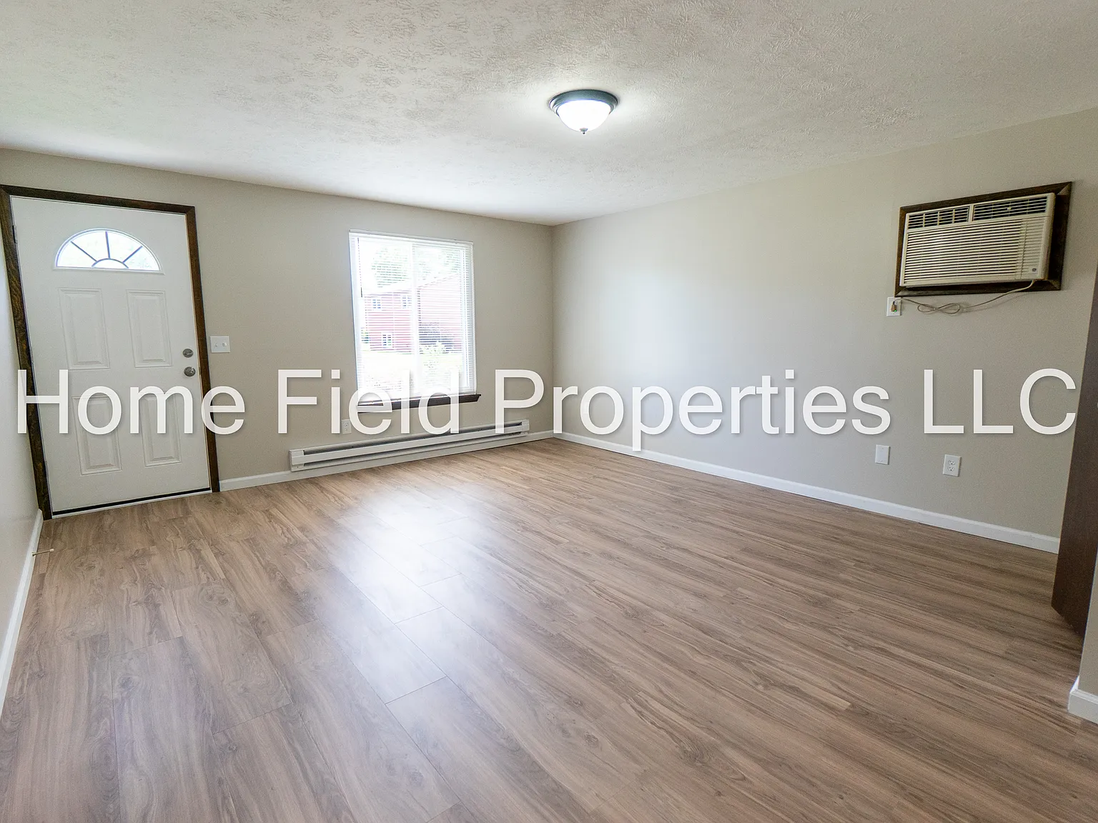 3 bed, 1.5 bath, 1588 sqft, $1,995 — Photo 4