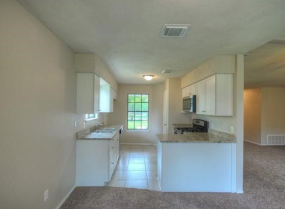 3rd image of 2622 Piping Rock Trl