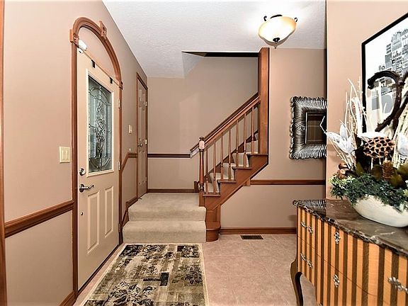 4th image of 4555 Shelly Dr