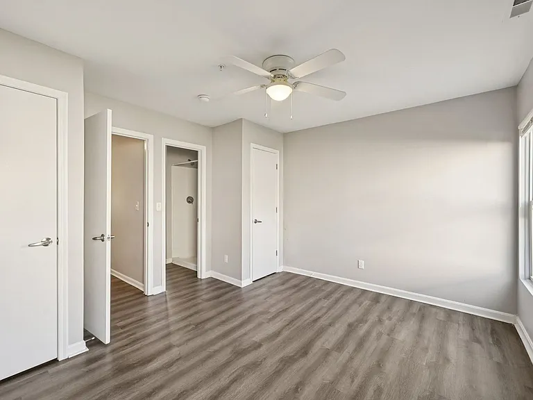 Village Court Apartments — Photo 27