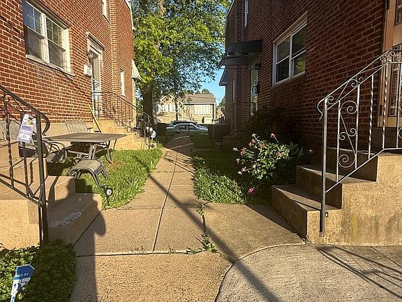 3rd image of 7722 Fairfield St