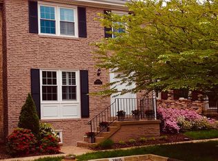 2805 Flagmaker Dr, Falls Church, VA 22042