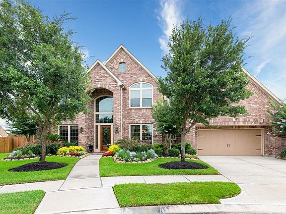 This Perry home offers five bedrooms (2 down), 4.5 baths and a three-car (tandem) garage.