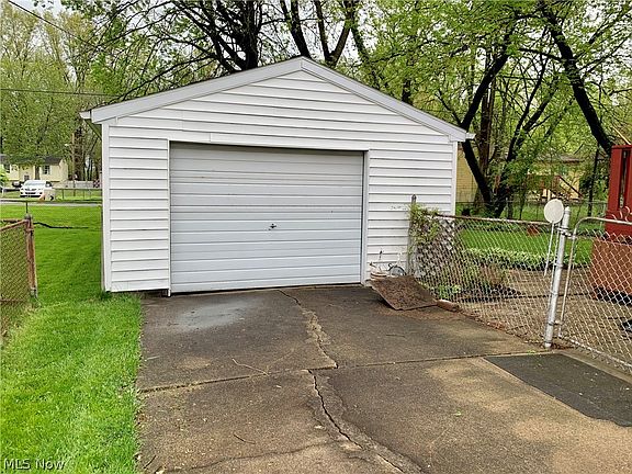 5th image of 3272 Northwest Blvd NW