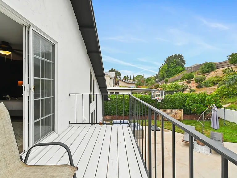 6075 Charae St — Photo 17