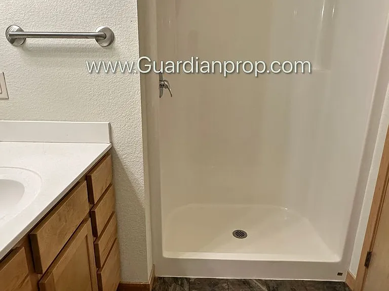 811 4th St SE #312 — Photo 16