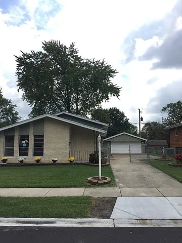16445 Blair Ln photo 1