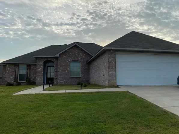 213 Longfellow Cv, Byram, MS 39272