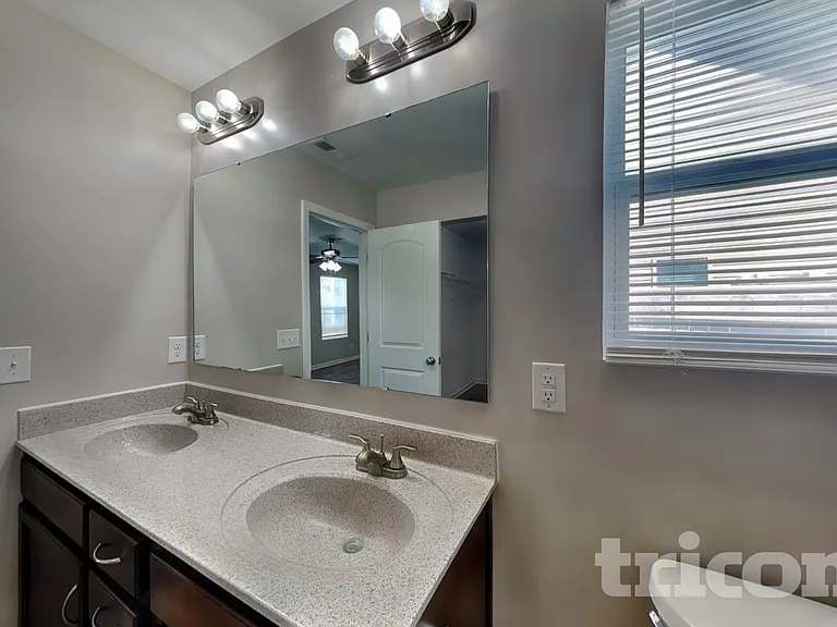 1705 Sawtooth Ct — Photo 9