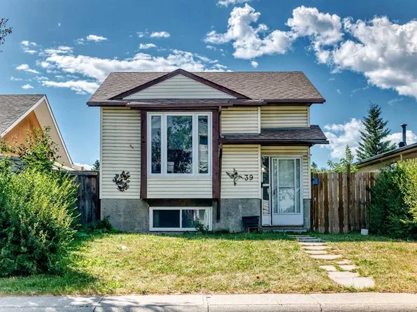 39 E Aberdare Way NE, Calgary, AB T2A 6T6