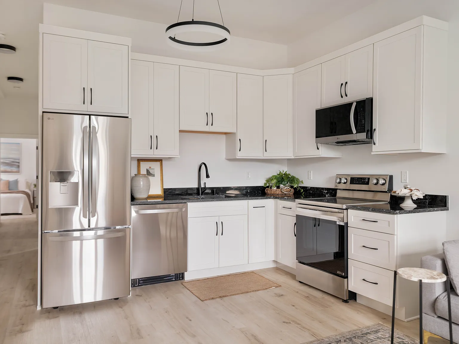 4 bed, 1100 sqft, $3,500 — Photo 4