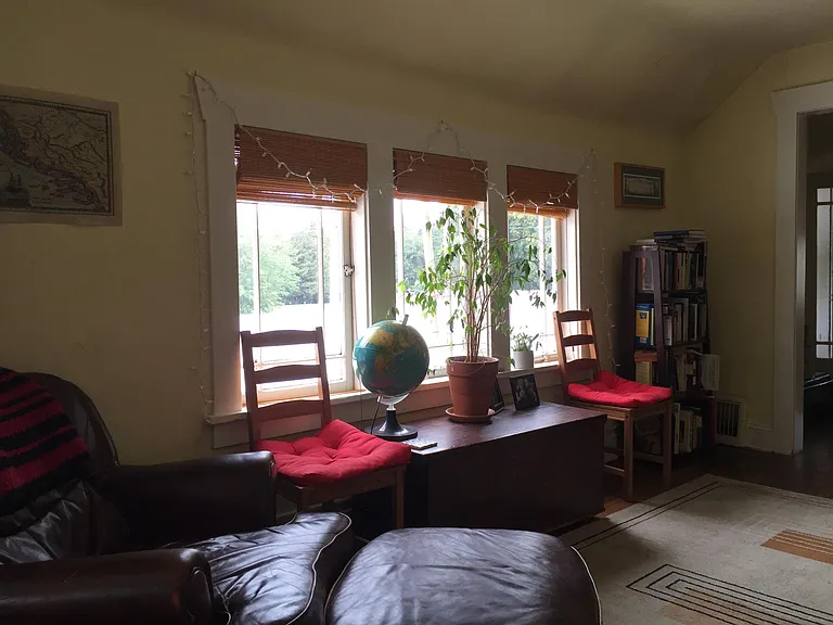 5657 Brooklyn Ave NE — Photo 7