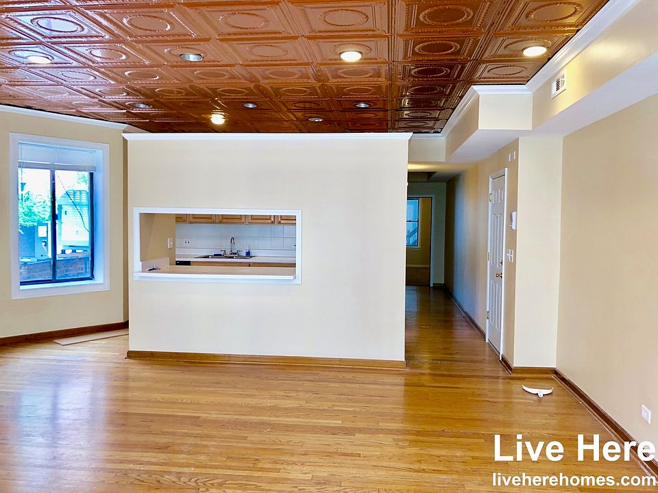 1st image of 3211 N Sheffield Ave Unit 3S