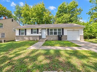 6912 Laurel Ave, Raytown, MO 64133