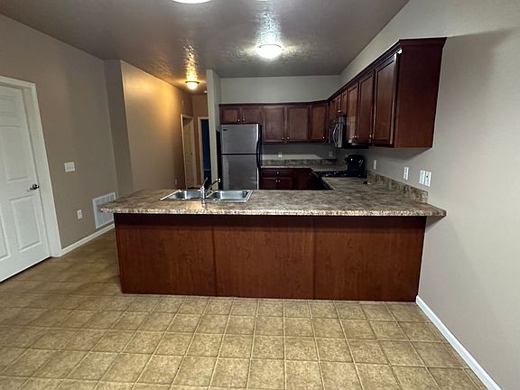 3rd image of 4612 E 15th St #101