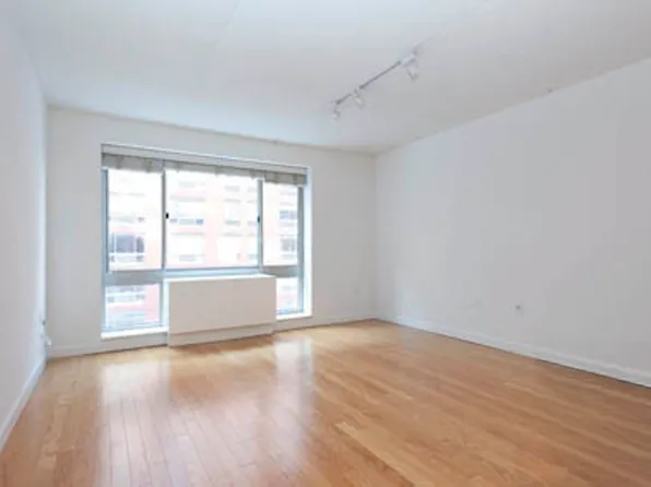 555 W 23rd St APT N6p, New York, NY 10011