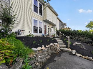 714 Summit Chase Dr, Reading, PA 19611