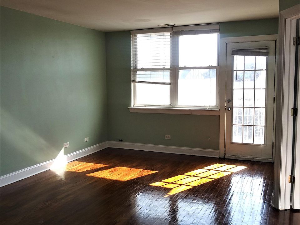 1st image of 2501 W Touhy Ave APT 306