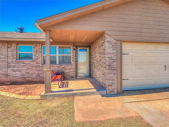 3rd image of 801 Sweetgum St
