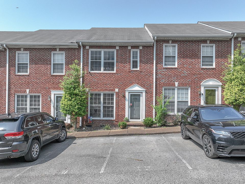 ALL BRICK CONOD WITH FREE PARKING