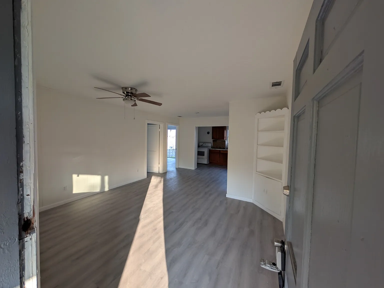 4 bed, 1130 sqft, $1,200 — Photo 3