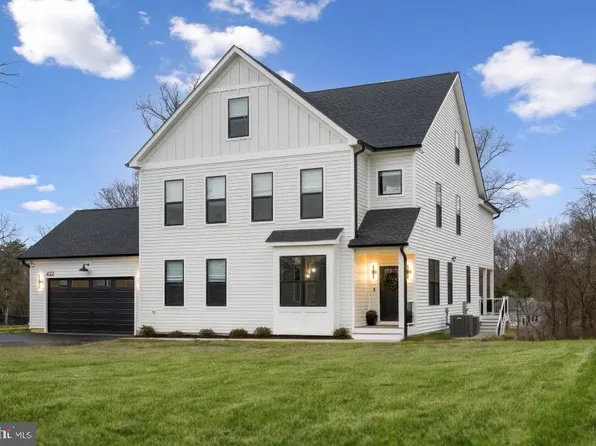 4512 Burke Station Rd, Fairfax, VA 22032