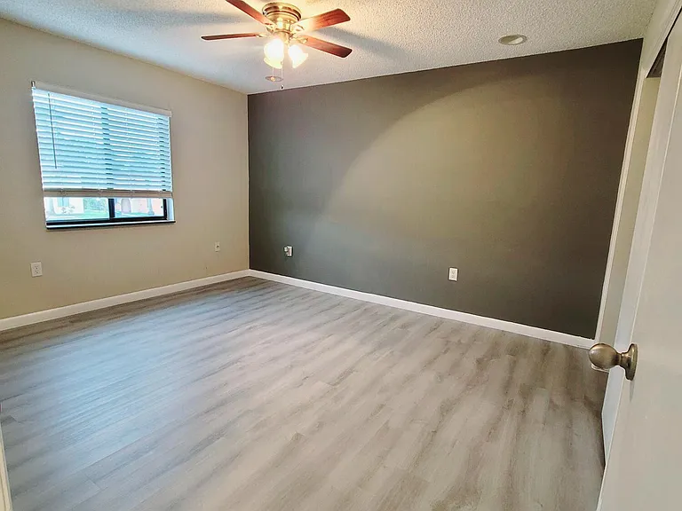 235 San Juan Cir — Photo 13