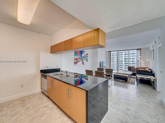 3rd image of 1750 N Bayshore Dr APT 3104