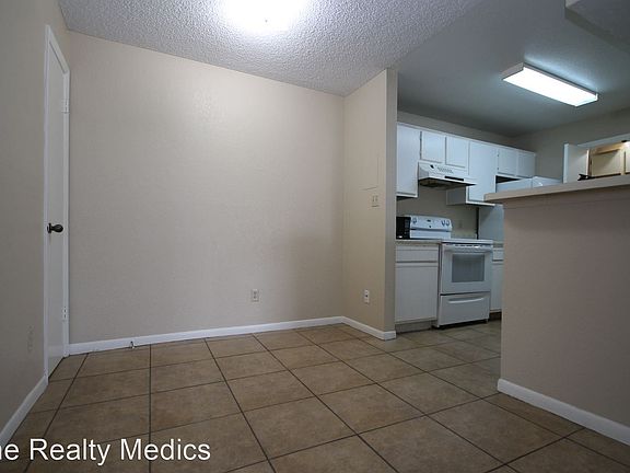 5th image of 4301 Lizshire Ln APT 201