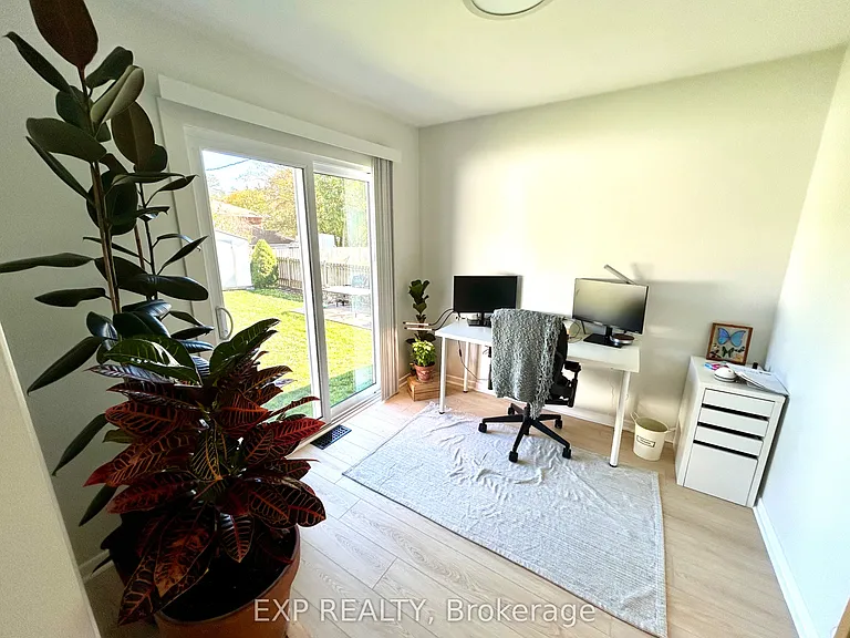 23 Homewood Ave #UPPER — Photo 8