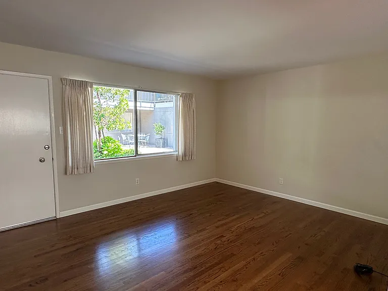 515 Chestnut St #104 — Photo 6