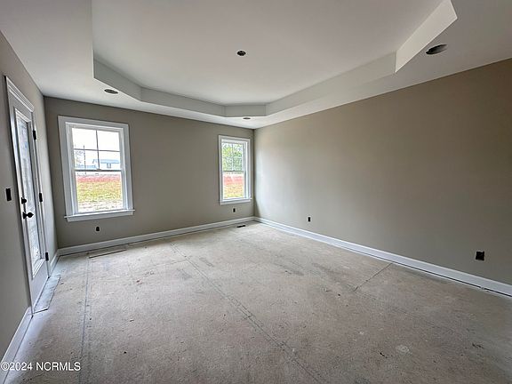 5th image of 39 Maxwell Farm Lane