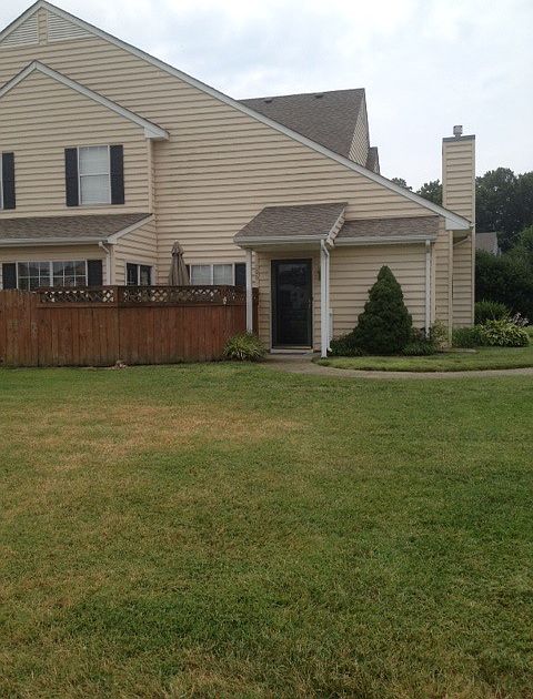 1st image of 106 Hamlet Ct