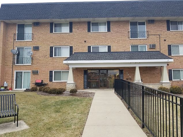 1st image of 580 Lawrence Ave APT 302