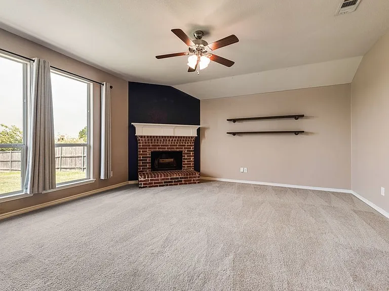 2200 Fieldcrest Dr — Photo 8